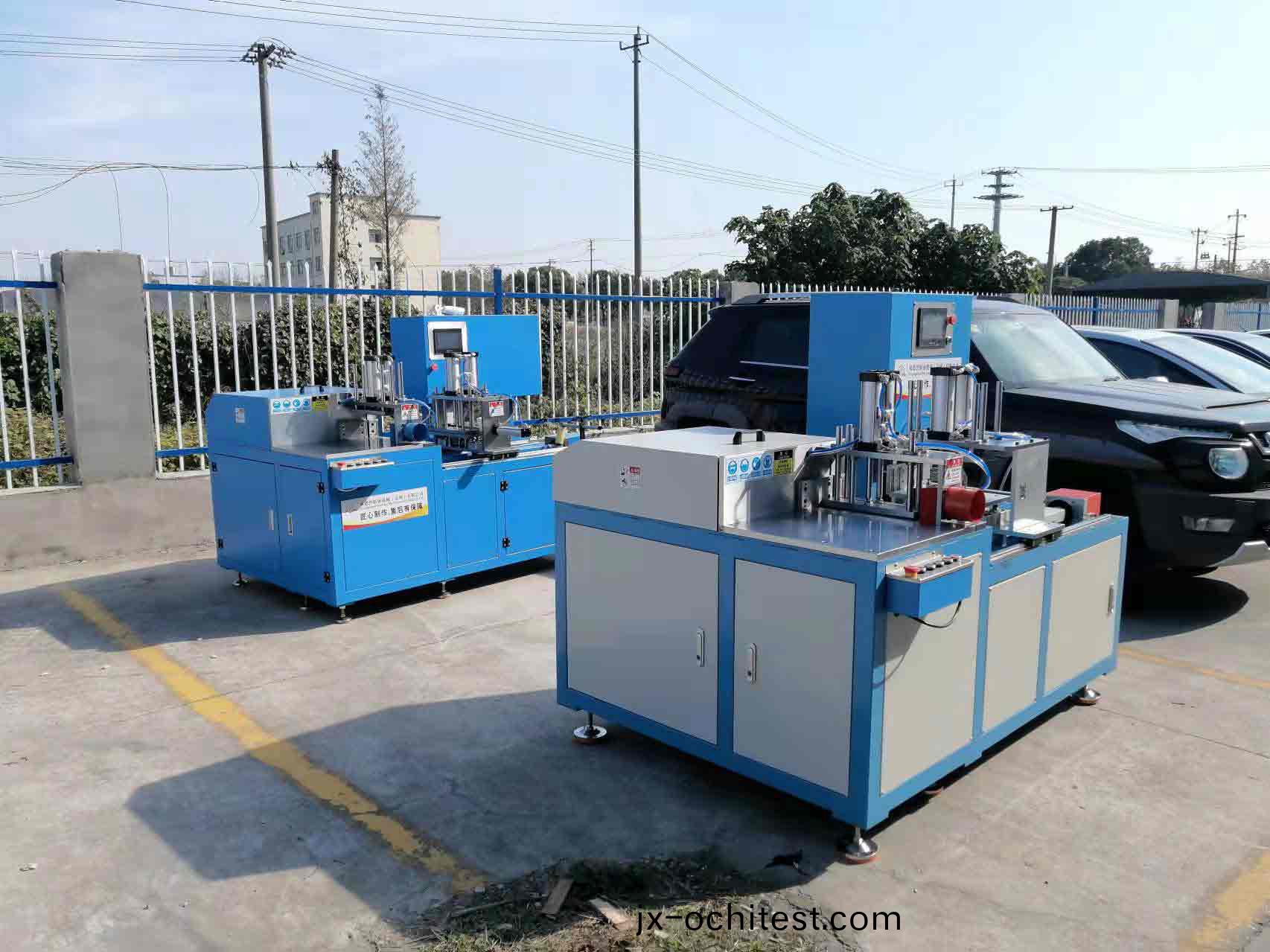 全(quan)自(zi)動切(qie)鋁(lv)機(ji)設(she)備(bei) 全自(zi)動切(qie)鋁機設(she)備