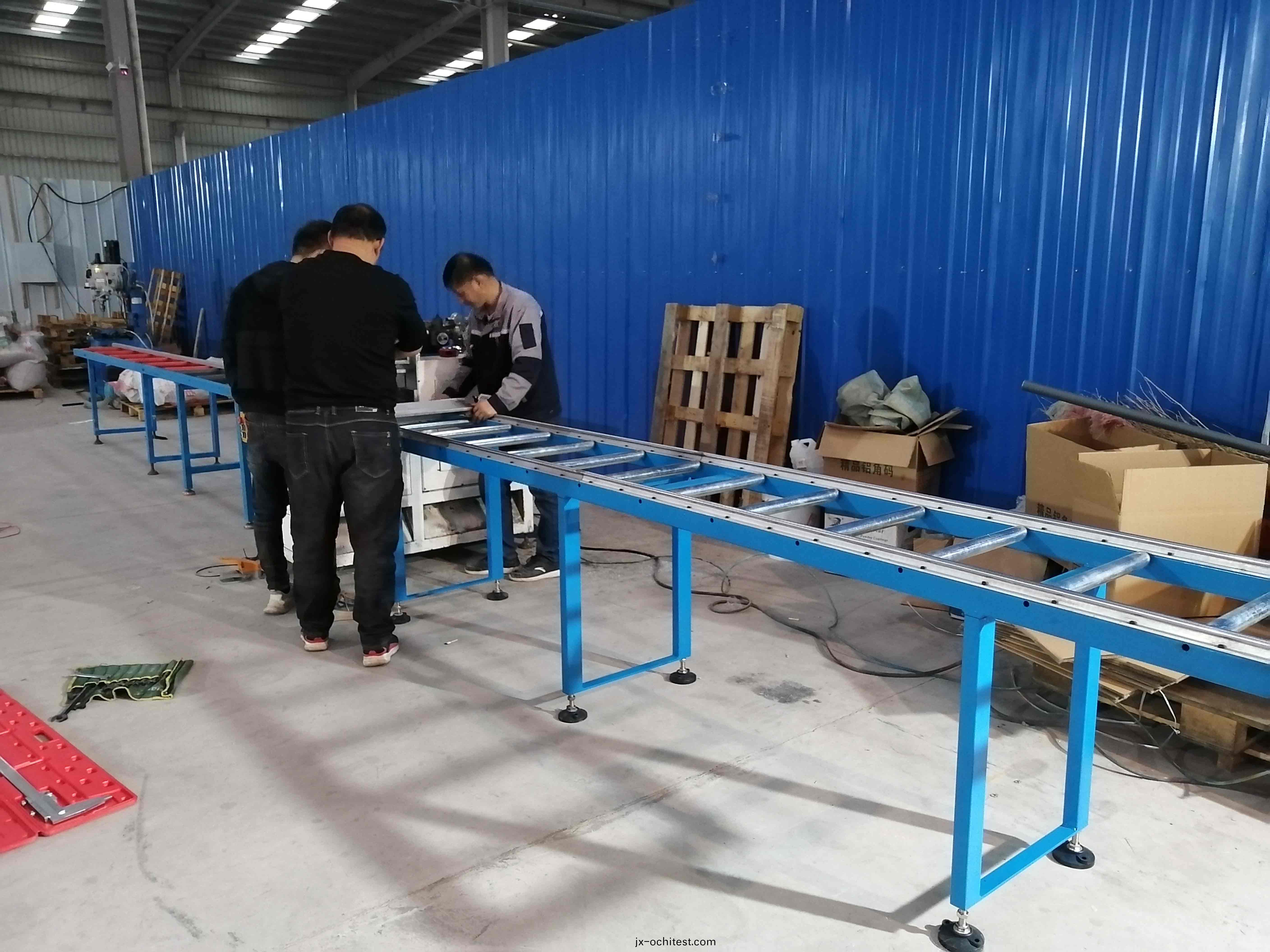 半(ban)自(zi)動(dong)500定尺鋸(ju)客戶(hu)現場(chang)圖 半自動(dong)500定(ding)尺鋸(ju)客(ke)戶現(xian)場(chang)圖(tu)