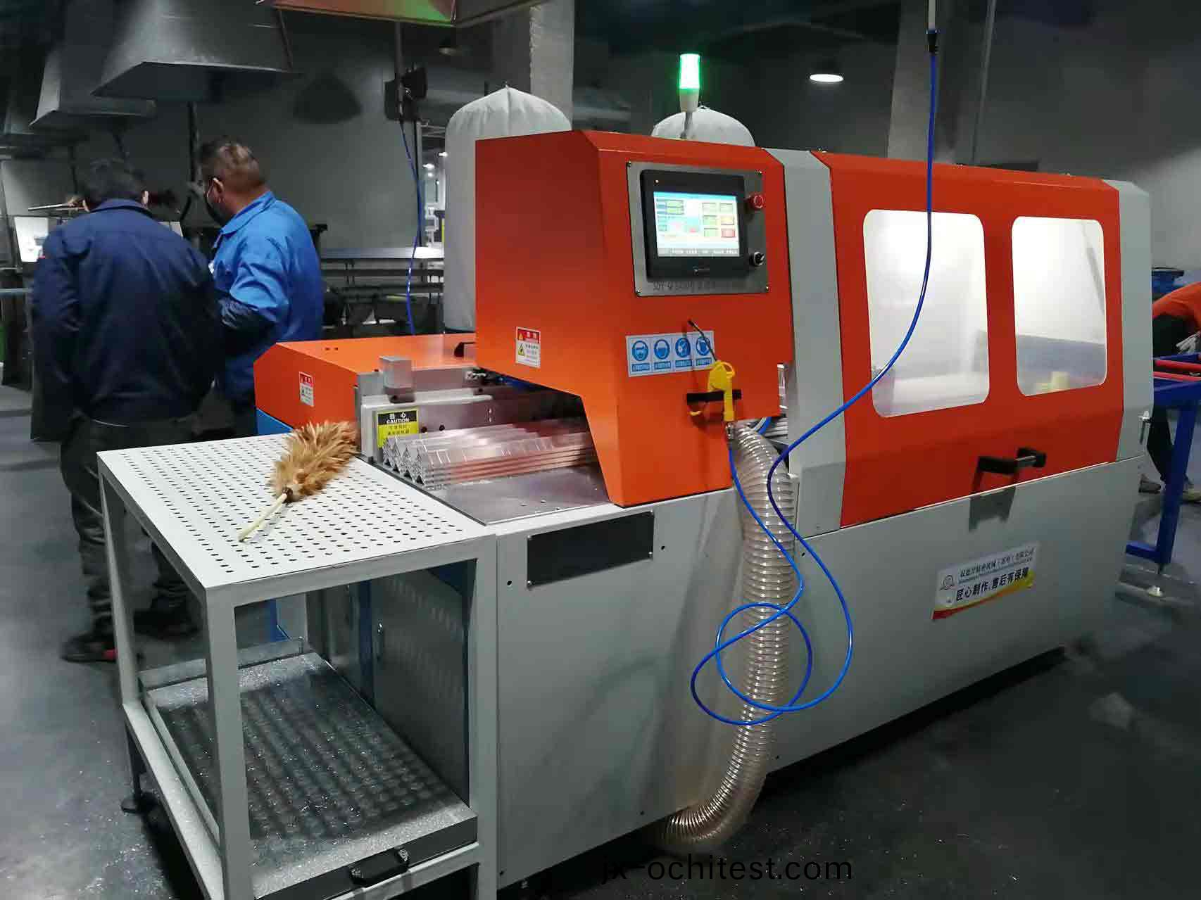 分(fen)離(li)式(shi)全(quan)自(zi)動(dong)切(qie)鋁機-鋁切機(ji)-型材切(qie)割(ge)機客戶(hu)現場(chang)圖-2 分離式(shi)全(quan)自動切鋁(lv)機(ji)-鋁切機-型(xing)材(cai)切割機(ji)客戶現場圖(tu)-2